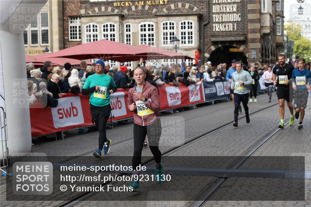 05.10.2025 - 20. swb-Marathon Bremen Yannick Fuchs http://msf.ph/oto/9231130 05.10.2025 11:02:52 Ziel 9331, 9360, 9516, 9841, 10129, 10510, 10530, 10803, 10804, 10825, 10826, 11024, 11193 meine-sportfotos.de