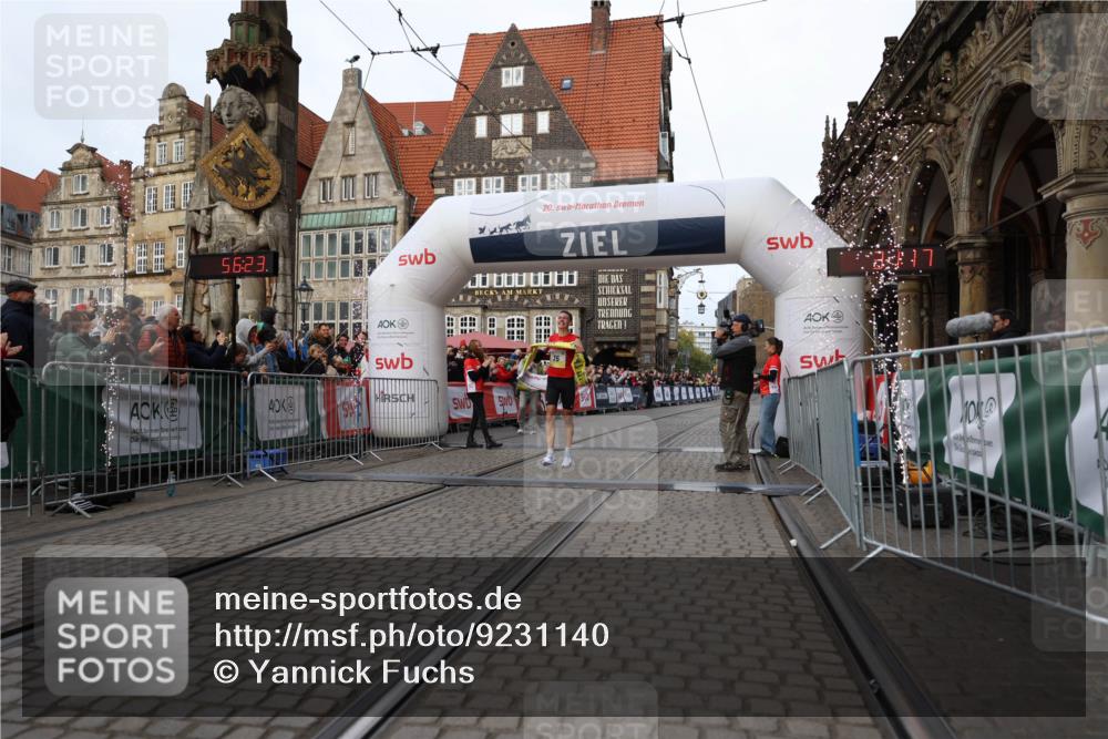 05.10.2025 - 20. swb-Marathon Bremen Yannick Fuchs http://msf.ph/oto/9231140 05.10.2025 10:27:13 Ziel 35 meine-sportfotos.de
