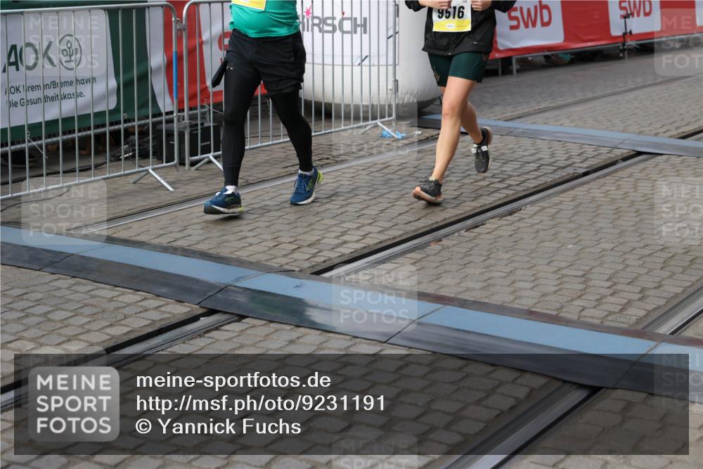 05.10.2025 - 20. swb-Marathon Bremen Yannick Fuchs http://msf.ph/oto/9231191 05.10.2025 11:02:53 Ziel 9331, 9360, 9516, 9841, 10129, 10510, 10530, 10734, 10803, 10804, 10826, 10940, 11024, 11193 meine-sportfotos.de