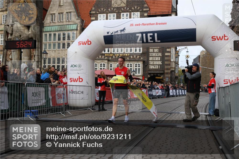 05.10.2025 - 20. swb-Marathon Bremen Yannick Fuchs http://msf.ph/oto/9231211 05.10.2025 10:27:14 Ziel 35 meine-sportfotos.de
