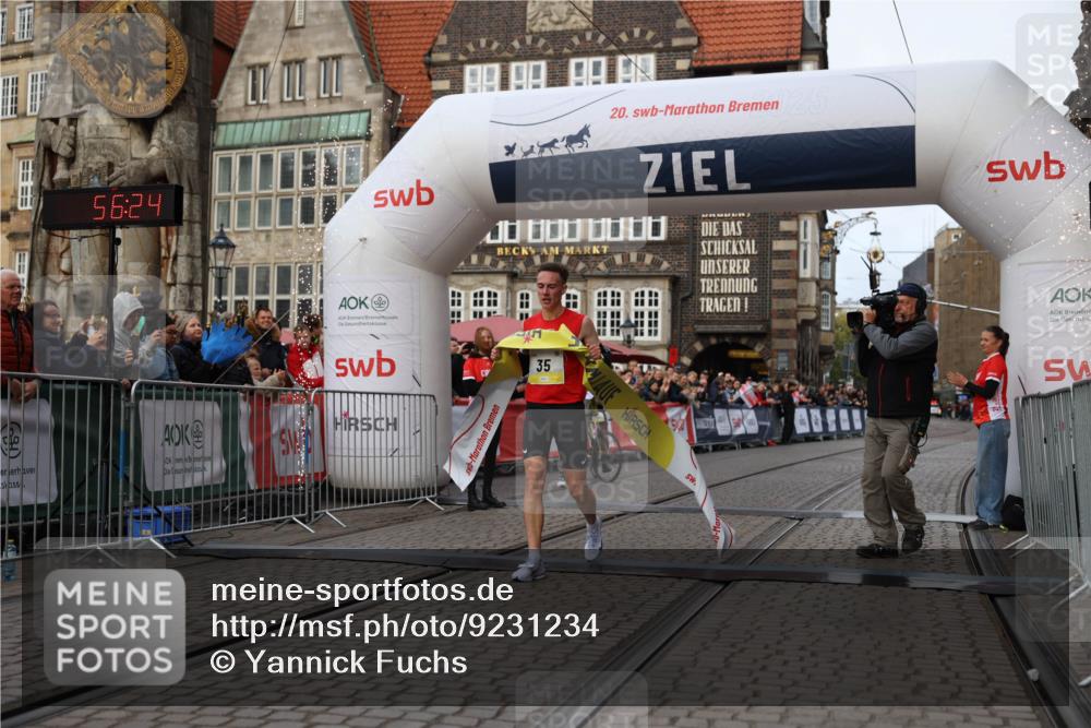 05.10.2025 - 20. swb-Marathon Bremen Yannick Fuchs http://msf.ph/oto/9231234 05.10.2025 10:27:14 Ziel 35 meine-sportfotos.de