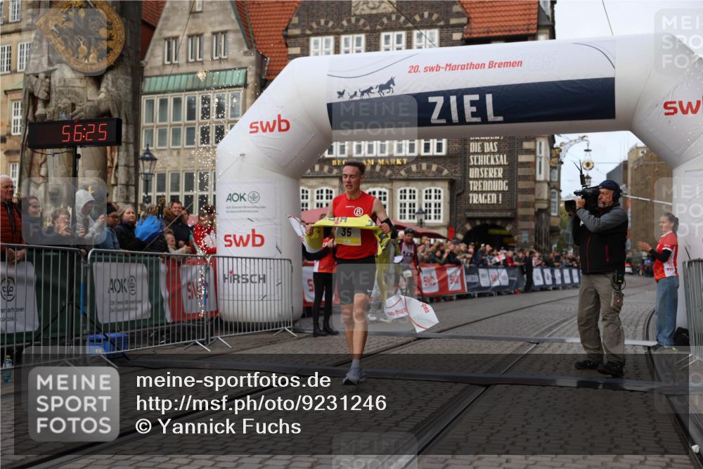05.10.2025 - 20. swb-Marathon Bremen Yannick Fuchs http://msf.ph/oto/9231246 05.10.2025 10:27:14 Ziel 35 meine-sportfotos.de