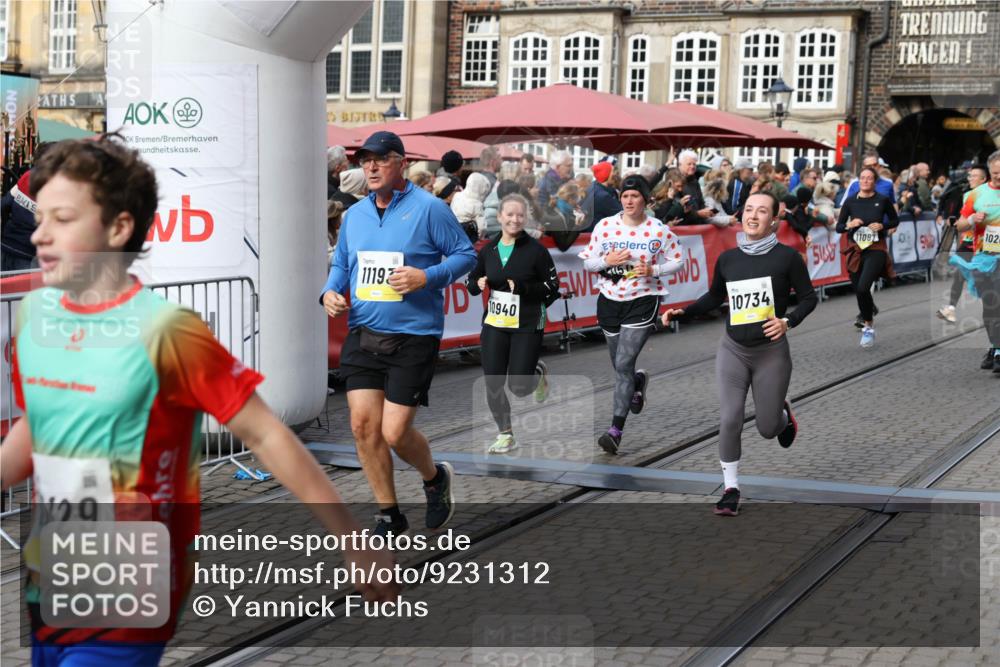 05.10.2025 - 20. swb-Marathon Bremen Yannick Fuchs http://msf.ph/oto/9231312 05.10.2025 11:02:57 Ziel 9331, 9360, 9516, 9846, 10129, 10207, 10530, 10734, 10803, 10804, 10940, 11087, 11193, 11504, 11576, 11667, 11668 meine-sportfotos.de