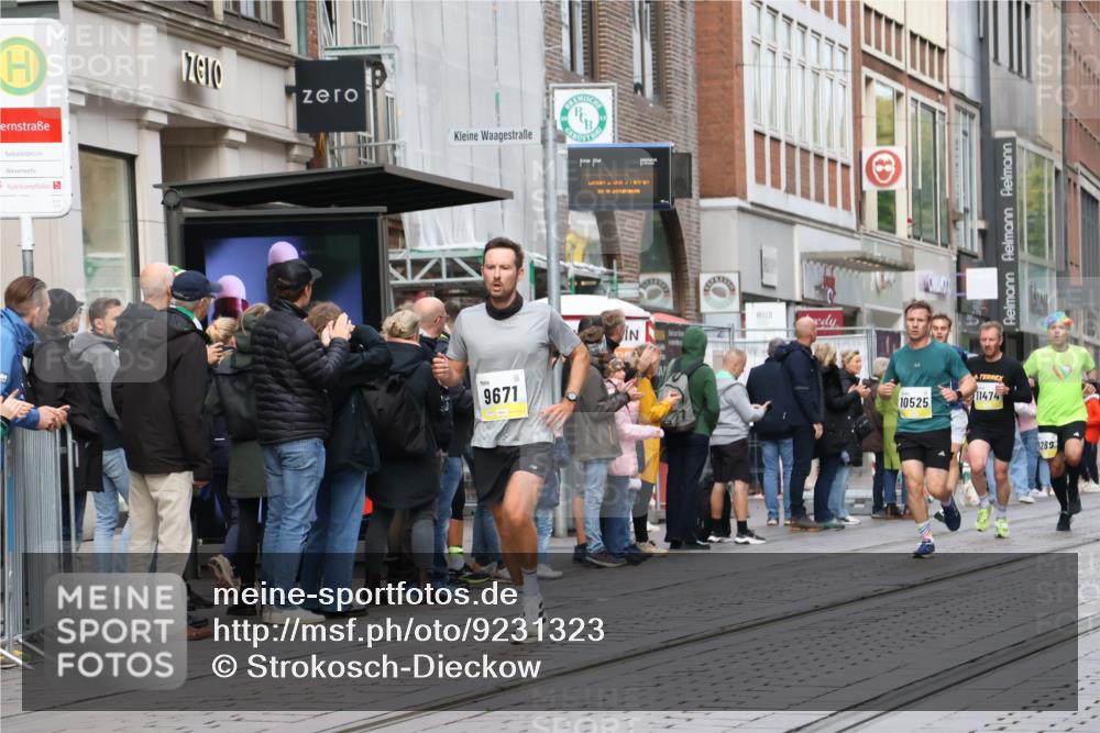 05.10.2025 - 20. swb-Marathon Bremen Strokosch-Dieckow http://msf.ph/oto/9231323 05.10.2025 10:39:17 Ziel 9289, 9671, 10052, 10171, 10525, 10753, 11349, 11418, 11474, 9289, 9671, 10052, 10171, 10525, 10753, 11349, 11418, 11474 meine-sportfotos.de