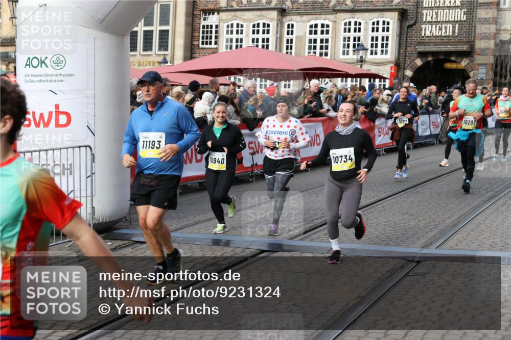 05.10.2025 - 20. swb-Marathon Bremen Yannick Fuchs http://msf.ph/oto/9231324 05.10.2025 11:02:57 Ziel 9331, 9360, 9516, 9846, 10129, 10207, 10530, 10734, 10803, 10804, 10940, 11087, 11193, 11504, 11576, 11667, 11668 meine-sportfotos.de