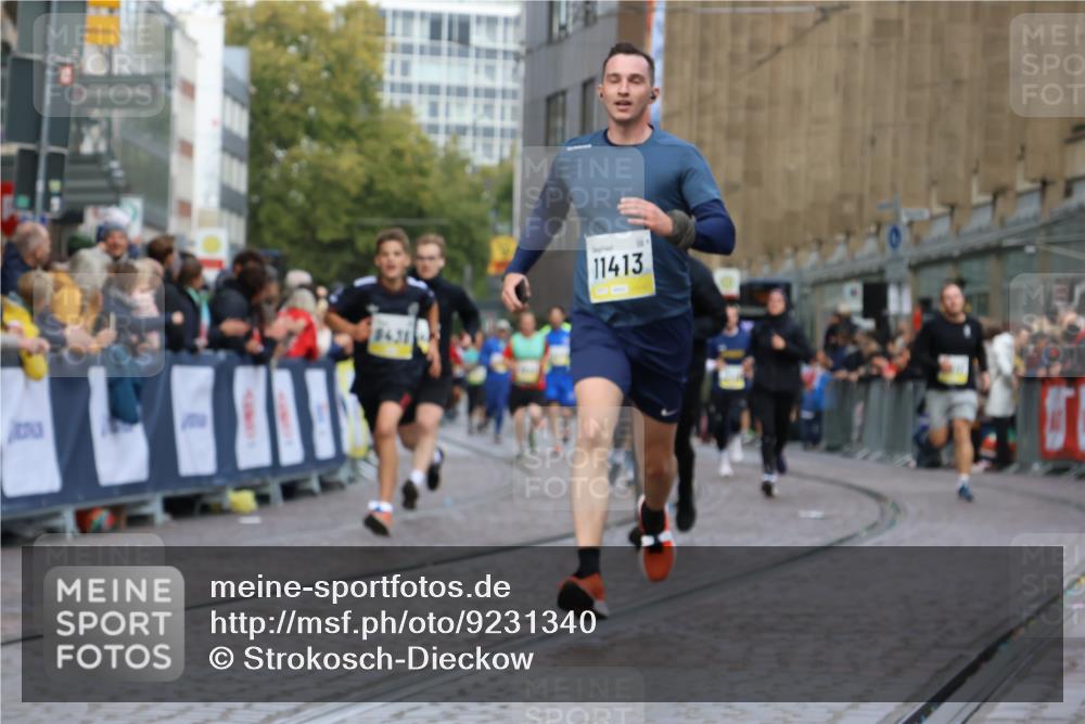 05.10.2025 - 20. swb-Marathon Bremen Strokosch-Dieckow http://msf.ph/oto/9231340 05.10.2025 10:52:35 Ziel 8888, 9209, 9439, 9517, 9903, 10388, 10548, 11283, 11387, 11413 meine-sportfotos.de