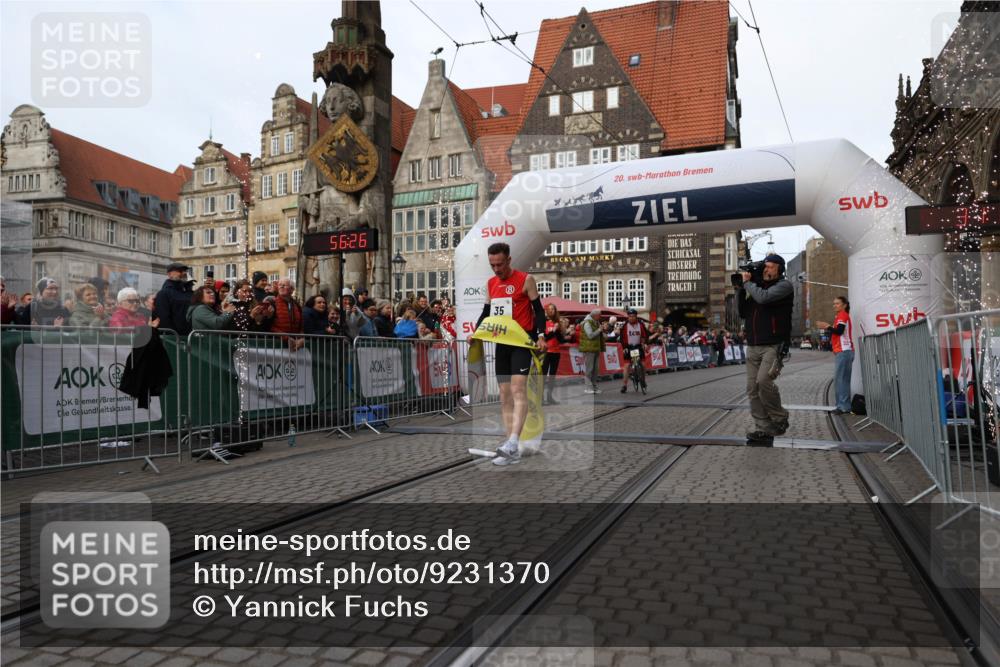 05.10.2025 - 20. swb-Marathon Bremen Yannick Fuchs http://msf.ph/oto/9231370 05.10.2025 10:27:15 Ziel 35 meine-sportfotos.de