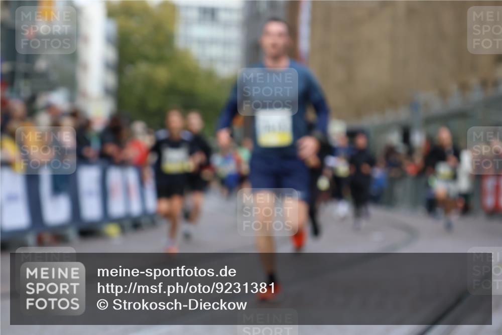 05.10.2025 - 20. swb-Marathon Bremen Strokosch-Dieckow http://msf.ph/oto/9231381 05.10.2025 10:52:35 Ziel 8888, 9209, 9439, 9517, 9903, 10388, 10548, 11283, 11387, 11413 meine-sportfotos.de