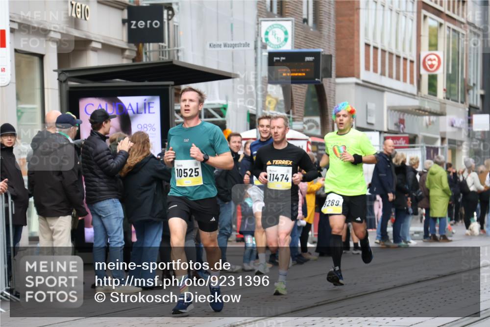 05.10.2025 - 20. swb-Marathon Bremen Strokosch-Dieckow http://msf.ph/oto/9231396 05.10.2025 10:39:21 Ziel 9213, 9289, 9671, 9922, 10052, 10171, 10175, 10176, 10525, 10753, 11335, 11349, 11418, 11474, 9213, 9289, 9671, 9922, 10052, 10171, 10175, 10176, 10525, 10753, 11335, 11349, 11418, 11474 meine-sportfotos.de