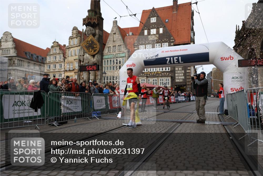 05.10.2025 - 20. swb-Marathon Bremen Yannick Fuchs http://msf.ph/oto/9231397 05.10.2025 10:27:15 Ziel 35 meine-sportfotos.de