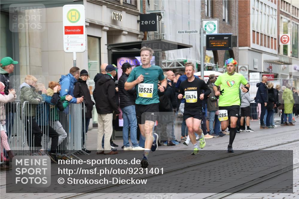 05.10.2025 - 20. swb-Marathon Bremen Strokosch-Dieckow http://msf.ph/oto/9231401 05.10.2025 10:39:21 Ziel 9213, 9289, 9671, 9922, 10052, 10171, 10175, 10176, 10525, 10753, 11335, 11349, 11418, 11474, 9213, 9289, 9671, 9922, 10052, 10171, 10175, 10176, 10525, 10753, 11335, 11349, 11418, 11474 meine-sportfotos.de