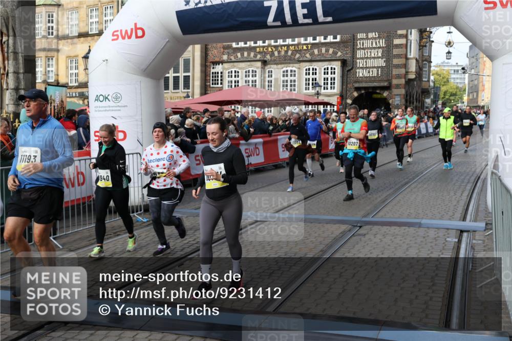 05.10.2025 - 20. swb-Marathon Bremen Yannick Fuchs http://msf.ph/oto/9231412 05.10.2025 11:02:58 Ziel 9331, 9360, 9516, 9846, 10129, 10167, 10207, 10530, 10656, 10734, 10803, 10804, 10940, 11087, 11193, 11504, 11576, 11667, 11668 meine-sportfotos.de