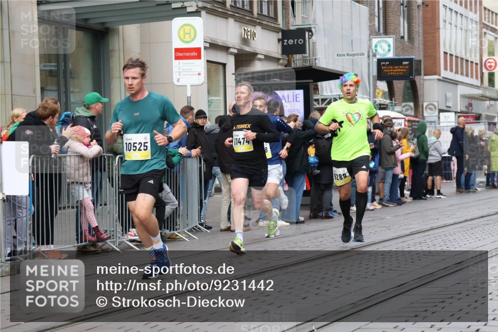 05.10.2025 - 20. swb-Marathon Bremen Strokosch-Dieckow http://msf.ph/oto/9231442 05.10.2025 10:39:23 Ziel 9213, 9289, 9671, 9922, 10052, 10171, 10175, 10176, 10525, 10753, 11335, 11349, 11418, 11474, 9213, 9289, 9671, 9922, 10052, 10171, 10175, 10176, 10525, 10753, 11335, 11349, 11418, 11474 meine-sportfotos.de