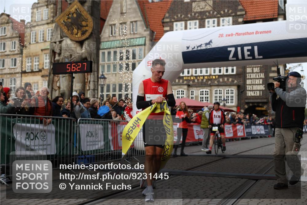 05.10.2025 - 20. swb-Marathon Bremen Yannick Fuchs http://msf.ph/oto/9231445 05.10.2025 10:27:16 Ziel 35 meine-sportfotos.de