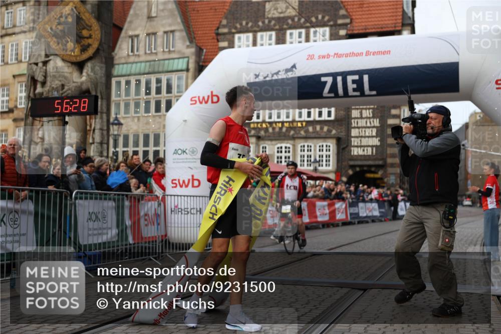 05.10.2025 - 20. swb-Marathon Bremen Yannick Fuchs http://msf.ph/oto/9231500 05.10.2025 10:27:17 Ziel 35 meine-sportfotos.de