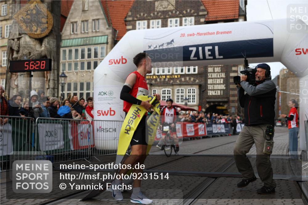 05.10.2025 - 20. swb-Marathon Bremen Yannick Fuchs http://msf.ph/oto/9231514 05.10.2025 10:27:17 Ziel 35 meine-sportfotos.de