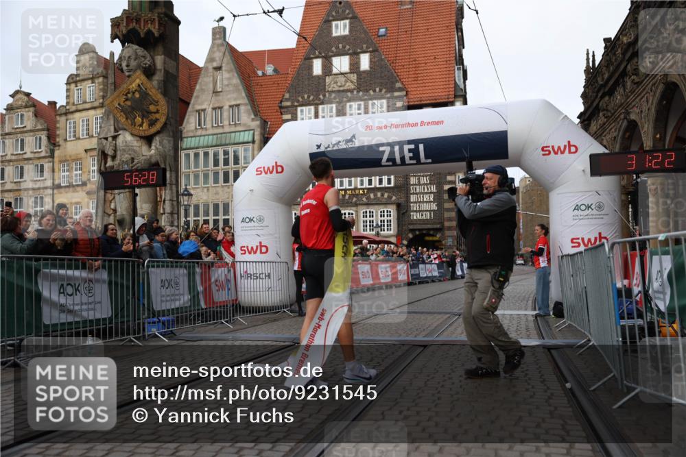 05.10.2025 - 20. swb-Marathon Bremen Yannick Fuchs http://msf.ph/oto/9231545 05.10.2025 10:27:17 Ziel 35 meine-sportfotos.de