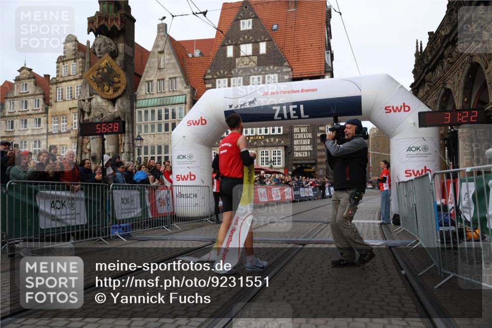 05.10.2025 - 20. swb-Marathon Bremen Yannick Fuchs http://msf.ph/oto/9231551 05.10.2025 10:27:17 Ziel 35 meine-sportfotos.de