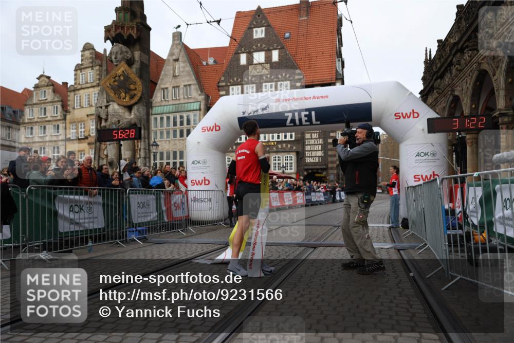 05.10.2025 - 20. swb-Marathon Bremen Yannick Fuchs http://msf.ph/oto/9231566 05.10.2025 10:27:18 Ziel 35 meine-sportfotos.de