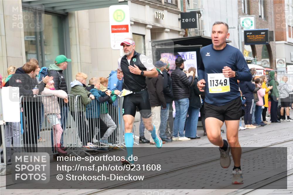 05.10.2025 - 20. swb-Marathon Bremen Strokosch-Dieckow http://msf.ph/oto/9231608 05.10.2025 10:39:31 Ziel 9213, 9922, 10052, 10171, 10175, 10176, 10276, 10753, 11335, 11349, 9213, 9922, 10052, 10171, 10175, 10176, 10276, 10753, 11335, 11349 meine-sportfotos.de
