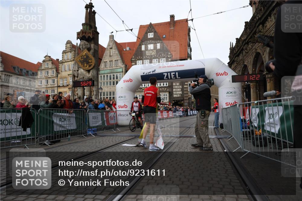 05.10.2025 - 20. swb-Marathon Bremen Yannick Fuchs http://msf.ph/oto/9231611 05.10.2025 10:27:18 Ziel 35 meine-sportfotos.de