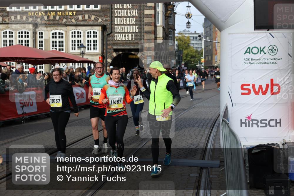 05.10.2025 - 20. swb-Marathon Bremen Yannick Fuchs http://msf.ph/oto/9231615 05.10.2025 11:03:01 Ziel 9644, 9846, 10129, 10167, 10207, 10656, 10734, 10940, 11087, 11193, 11312, 11504, 11576, 11667, 11668, 11735 meine-sportfotos.de