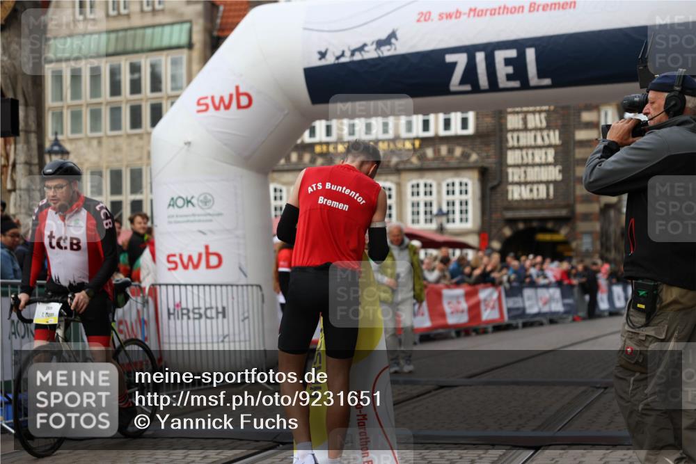 05.10.2025 - 20. swb-Marathon Bremen Yannick Fuchs http://msf.ph/oto/9231651 05.10.2025 10:27:19 Ziel  meine-sportfotos.de