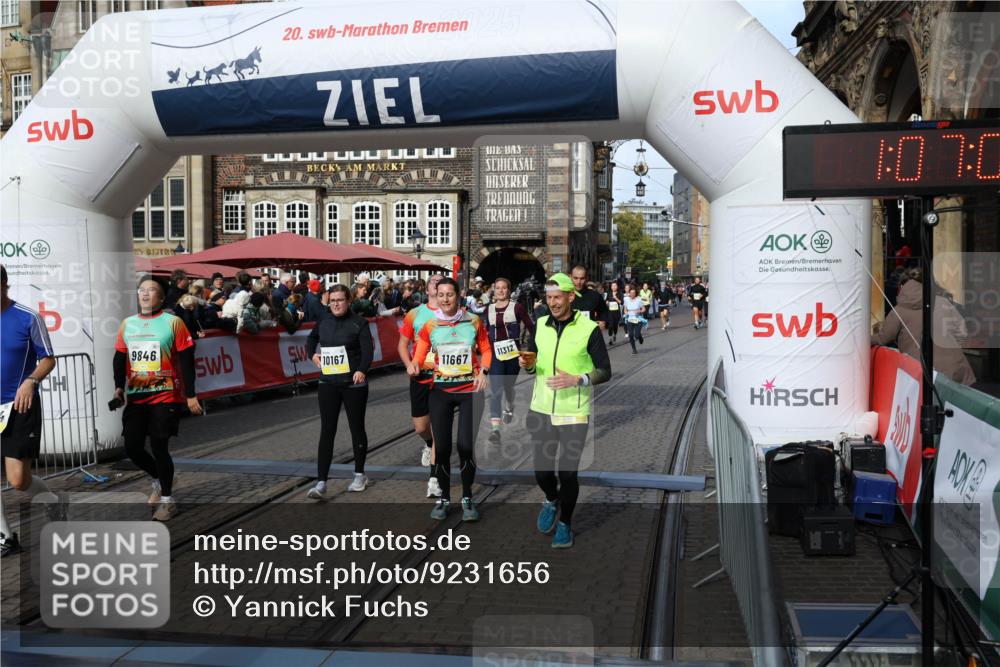 05.10.2025 - 20. swb-Marathon Bremen Yannick Fuchs http://msf.ph/oto/9231656 05.10.2025 11:03:02 Ziel 9644, 9846, 10167, 10207, 10656, 10734, 10940, 11087, 11193, 11312, 11504, 11576, 11667, 11668, 11735 meine-sportfotos.de