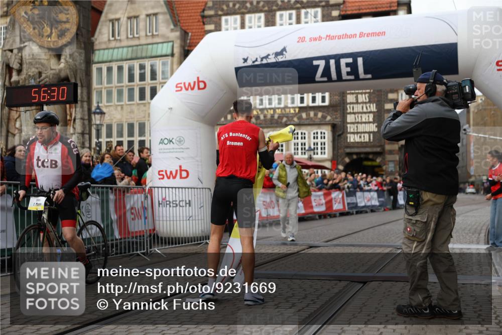 05.10.2025 - 20. swb-Marathon Bremen Yannick Fuchs http://msf.ph/oto/9231669 05.10.2025 10:27:20 Ziel  meine-sportfotos.de
