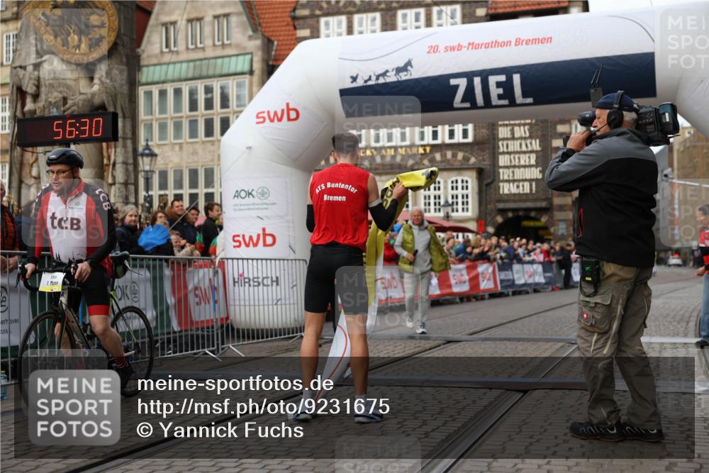 05.10.2025 - 20. swb-Marathon Bremen Yannick Fuchs http://msf.ph/oto/9231675 05.10.2025 10:27:20 Ziel  meine-sportfotos.de
