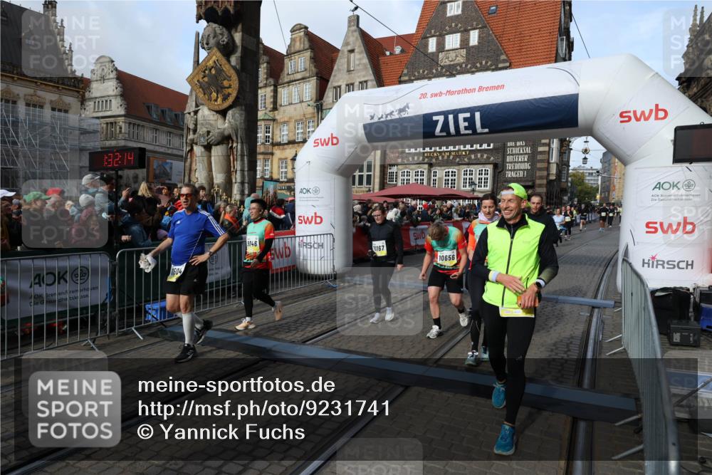 05.10.2025 - 20. swb-Marathon Bremen Yannick Fuchs http://msf.ph/oto/9231741 05.10.2025 11:03:03 Ziel 9644, 9846, 10167, 10207, 10656, 10734, 10876, 10940, 11087, 11312, 11504, 11576, 11667, 11668, 11735 meine-sportfotos.de