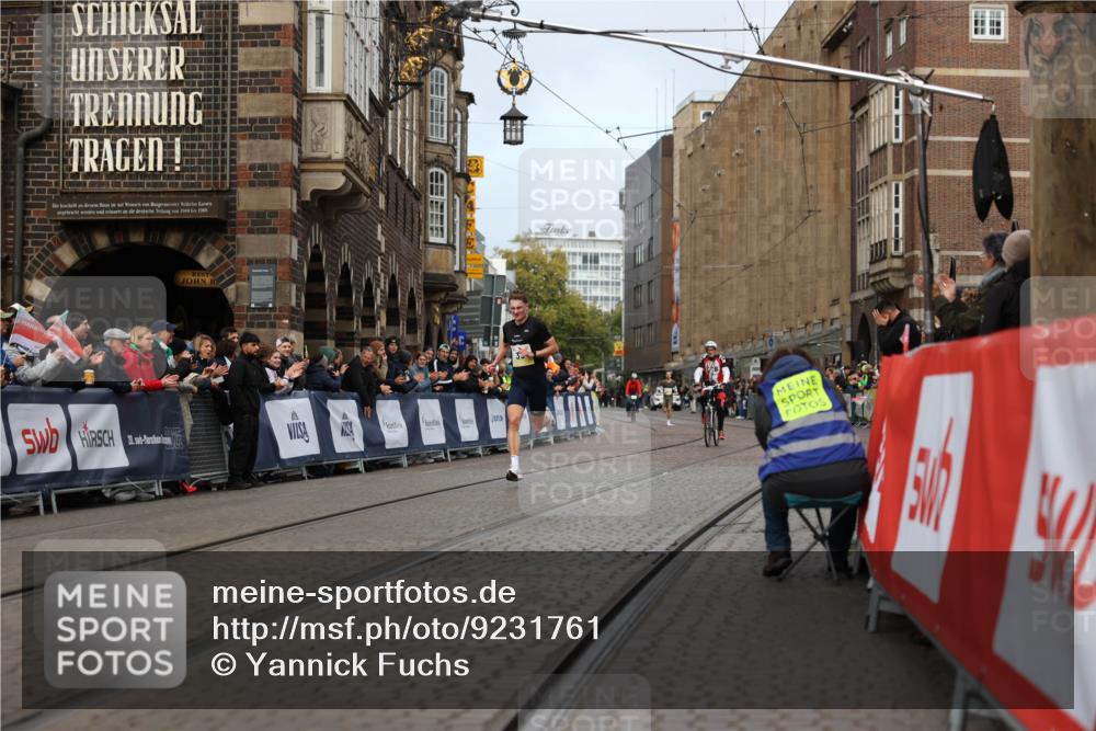05.10.2025 - 20. swb-Marathon Bremen Yannick Fuchs http://msf.ph/oto/9231761 05.10.2025 10:28:23 Ziel  meine-sportfotos.de