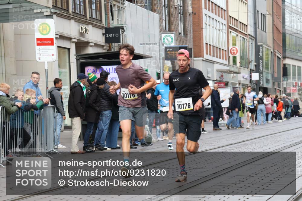 05.10.2025 - 20. swb-Marathon Bremen Strokosch-Dieckow http://msf.ph/oto/9231820 05.10.2025 10:39:39 Ziel 9213, 9922, 10052, 10171, 10175, 10176, 10276, 11335, 11567, 9213, 9922, 10052, 10171, 10175, 10176, 10276, 11335, 11567 meine-sportfotos.de
