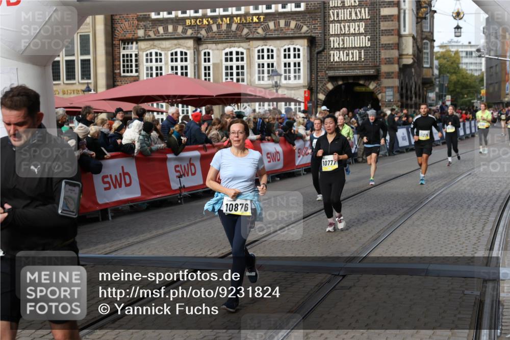 05.10.2025 - 20. swb-Marathon Bremen Yannick Fuchs http://msf.ph/oto/9231824 05.10.2025 11:03:07 Ziel 9229, 9644, 9661, 9662, 9846, 9893, 10167, 10656, 10777, 10876, 11312, 11376, 11504, 11667, 11668, 11735 meine-sportfotos.de