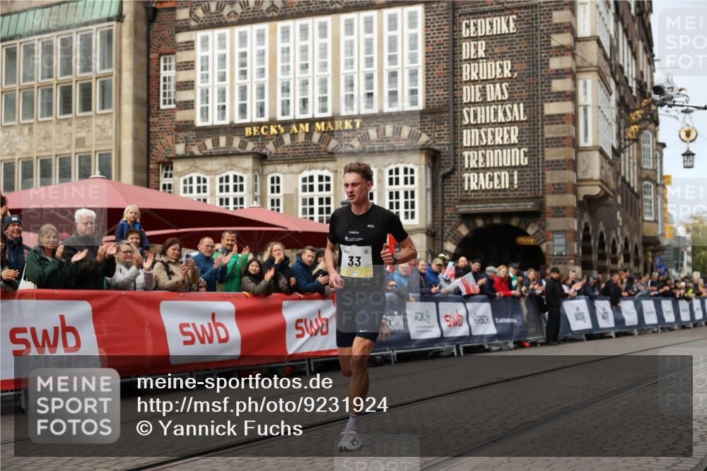 05.10.2025 - 20. swb-Marathon Bremen Yannick Fuchs http://msf.ph/oto/9231924 05.10.2025 10:28:26 Ziel 33 meine-sportfotos.de