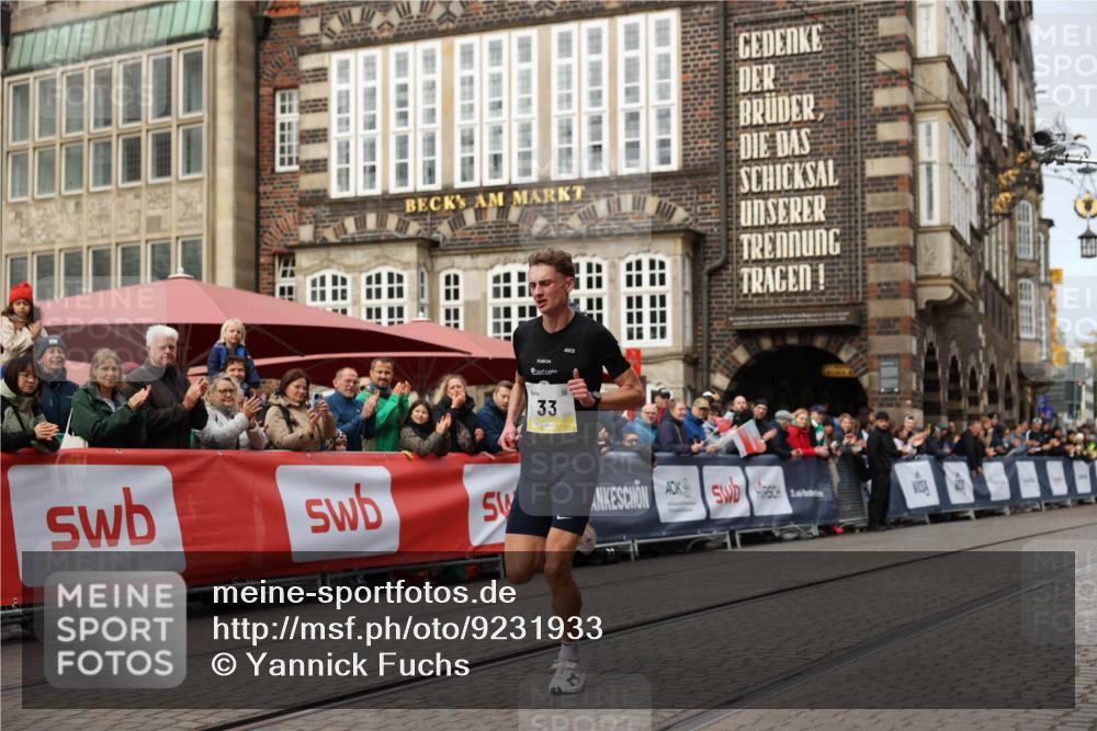 05.10.2025 - 20. swb-Marathon Bremen Yannick Fuchs http://msf.ph/oto/9231933 05.10.2025 10:28:26 Ziel 33 meine-sportfotos.de