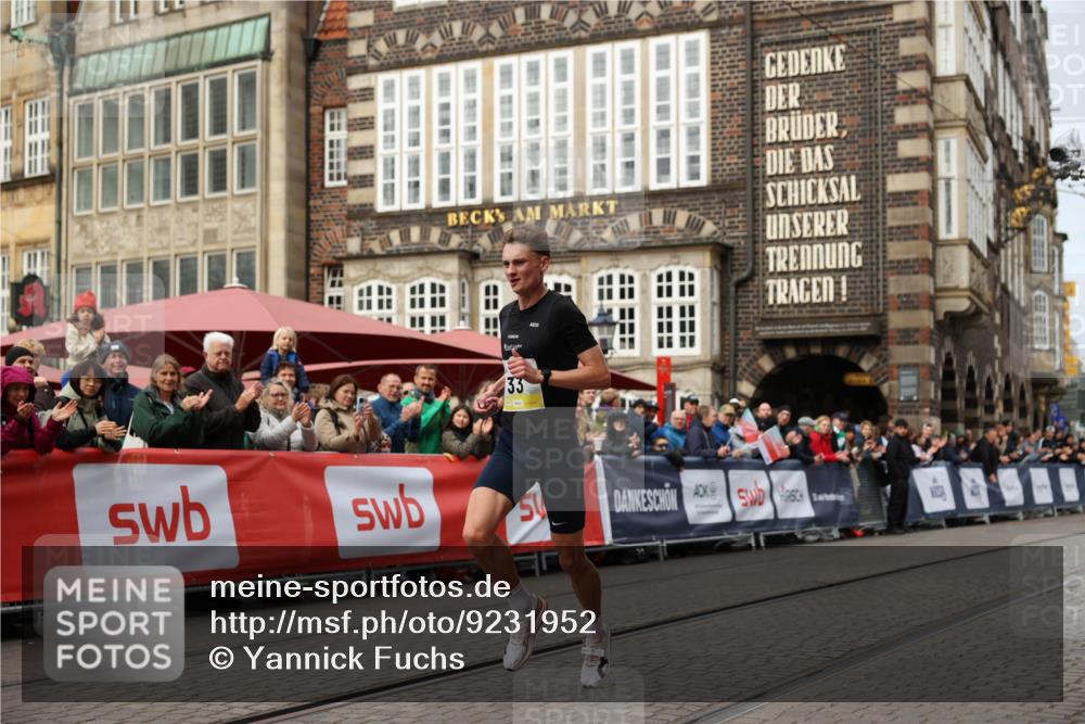 05.10.2025 - 20. swb-Marathon Bremen Yannick Fuchs http://msf.ph/oto/9231952 05.10.2025 10:28:26 Ziel 33 meine-sportfotos.de
