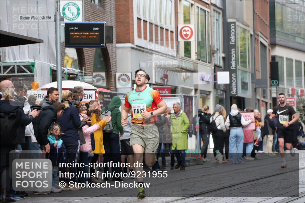 05.10.2025 - 20. swb-Marathon Bremen Strokosch-Dieckow http://msf.ph/oto/9231955 05.10.2025 10:39:56 Ziel 10070, 10565, 10658, 11567, 10070, 10565, 10658, 11567 meine-sportfotos.de