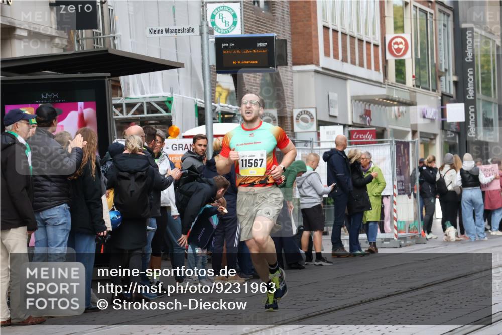 05.10.2025 - 20. swb-Marathon Bremen Strokosch-Dieckow http://msf.ph/oto/9231963 05.10.2025 10:39:57 Ziel 10070, 10565, 10658, 10686, 11567, 10070, 10565, 10658, 10686, 11567 meine-sportfotos.de