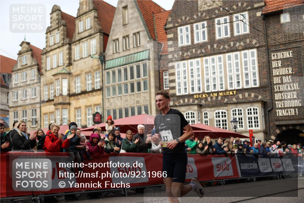 05.10.2025 - 20. swb-Marathon Bremen Yannick Fuchs http://msf.ph/oto/9231966 05.10.2025 10:28:26 Ziel 33 meine-sportfotos.de