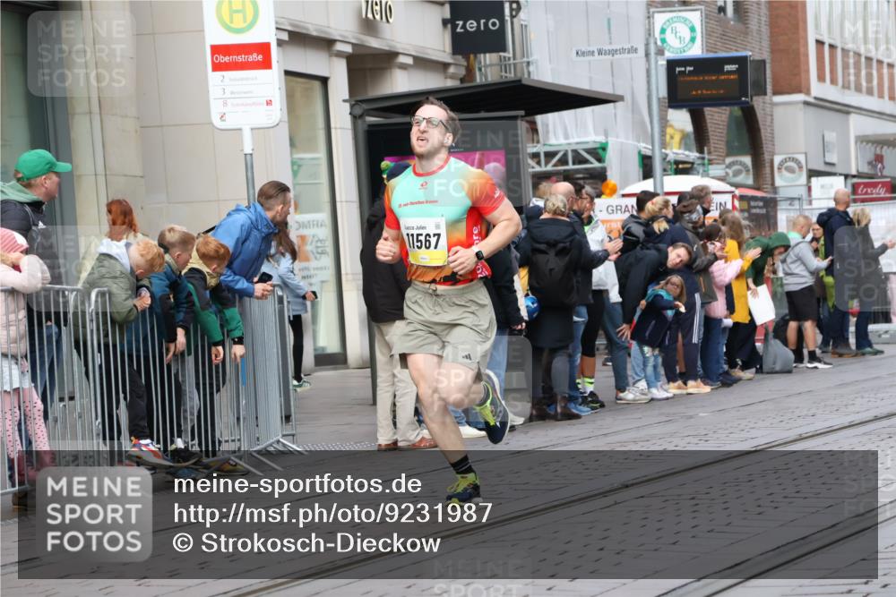 05.10.2025 - 20. swb-Marathon Bremen Strokosch-Dieckow http://msf.ph/oto/9231987 05.10.2025 10:39:58 Ziel 10070, 10565, 10658, 10686, 11567, 10070, 10565, 10658, 10686, 11567 meine-sportfotos.de