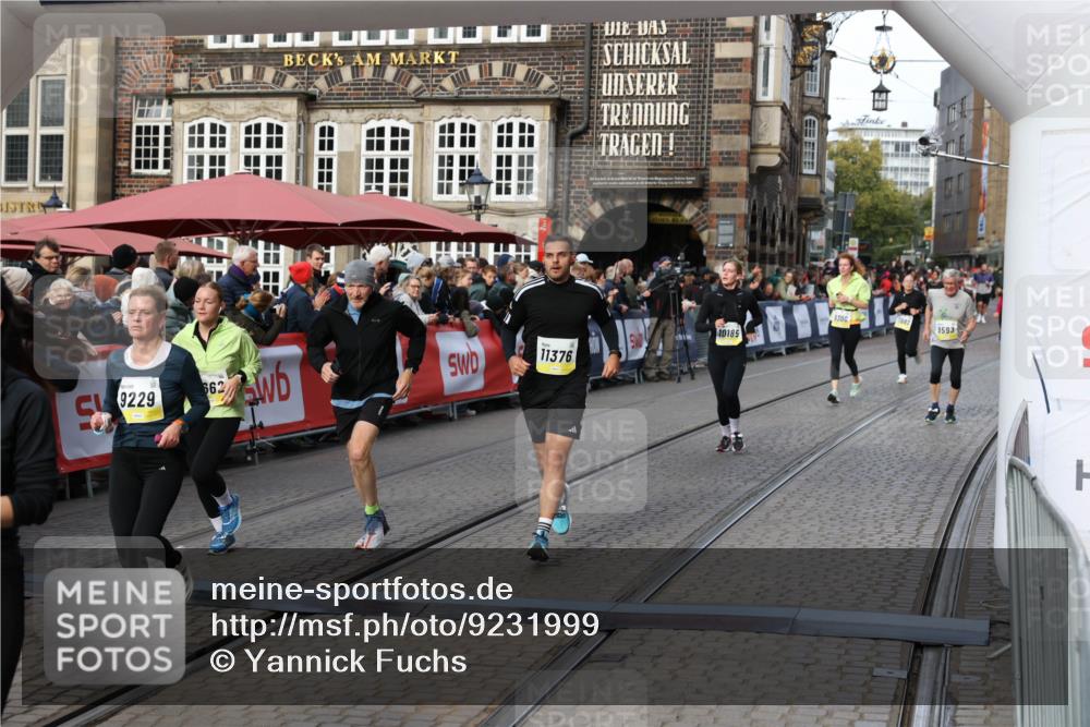 05.10.2025 - 20. swb-Marathon Bremen Yannick Fuchs http://msf.ph/oto/9231999 05.10.2025 11:03:10 Ziel 9229, 9661, 9662, 9893, 10185, 10777, 10876, 11376, 11735 meine-sportfotos.de