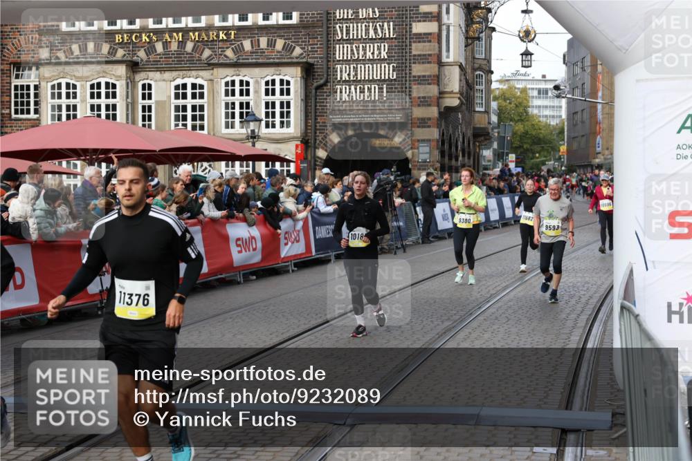 05.10.2025 - 20. swb-Marathon Bremen Yannick Fuchs http://msf.ph/oto/9232089 05.10.2025 11:03:11 Ziel 9229, 9593, 9661, 9662, 9893, 10185, 10777, 10876, 11376, 11735 meine-sportfotos.de