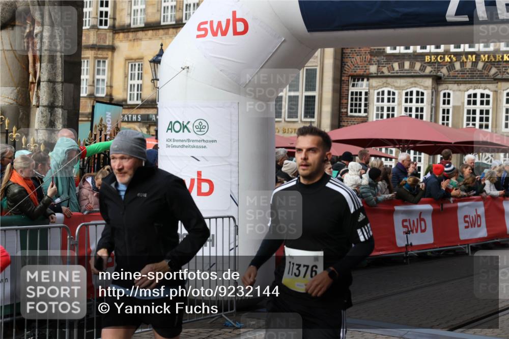 05.10.2025 - 20. swb-Marathon Bremen Yannick Fuchs http://msf.ph/oto/9232144 05.10.2025 11:03:12 Ziel 9229, 9300, 9593, 9661, 9662, 9893, 10185, 10777, 10876, 11376, 11682 meine-sportfotos.de