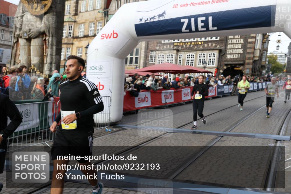 05.10.2025 - 20. swb-Marathon Bremen Yannick Fuchs http://msf.ph/oto/9232193 05.10.2025 11:03:13 Ziel 9229, 9300, 9593, 9661, 9662, 9893, 10185, 10777, 10876, 10996, 11376, 11682 meine-sportfotos.de