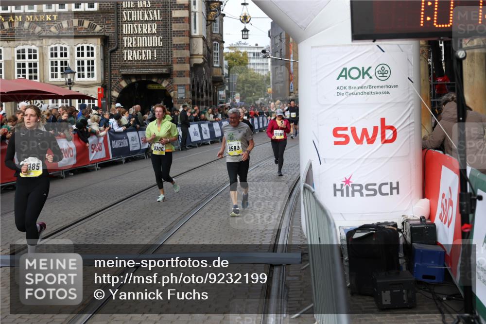 05.10.2025 - 20. swb-Marathon Bremen Yannick Fuchs http://msf.ph/oto/9232199 05.10.2025 11:03:13 Ziel 9229, 9300, 9593, 9661, 9662, 9893, 10185, 10777, 10876, 10996, 11376, 11682 meine-sportfotos.de