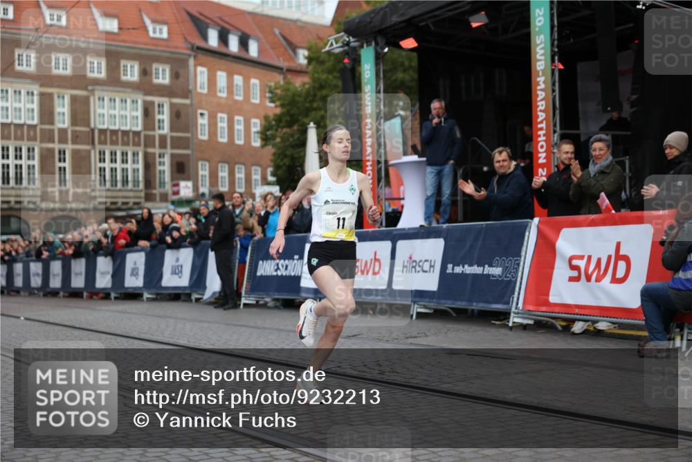 05.10.2025 - 20. swb-Marathon Bremen Yannick Fuchs http://msf.ph/oto/9232213 05.10.2025 10:30:17 Ziel 11 meine-sportfotos.de