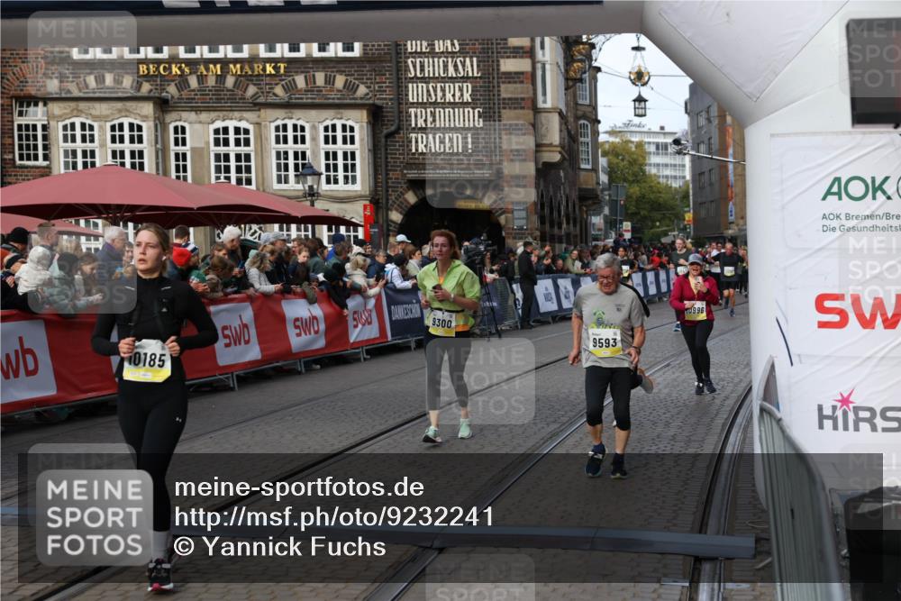 05.10.2025 - 20. swb-Marathon Bremen Yannick Fuchs http://msf.ph/oto/9232241 05.10.2025 11:03:14 Ziel 9229, 9300, 9593, 9661, 9662, 9893, 10185, 10777, 10996, 11376, 11682 meine-sportfotos.de