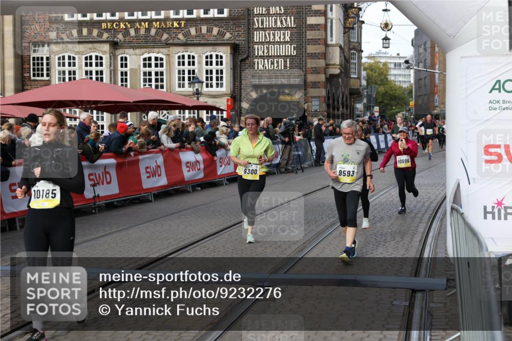 05.10.2025 - 20. swb-Marathon Bremen Yannick Fuchs http://msf.ph/oto/9232276 05.10.2025 11:03:14 Ziel 9229, 9300, 9593, 9661, 9662, 9893, 10185, 10777, 10996, 11376, 11682 meine-sportfotos.de