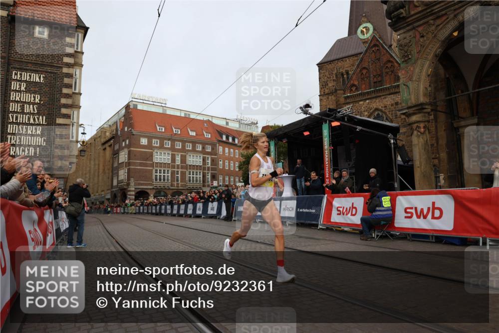 05.10.2025 - 20. swb-Marathon Bremen Yannick Fuchs http://msf.ph/oto/9232361 05.10.2025 10:30:52 Ziel  meine-sportfotos.de